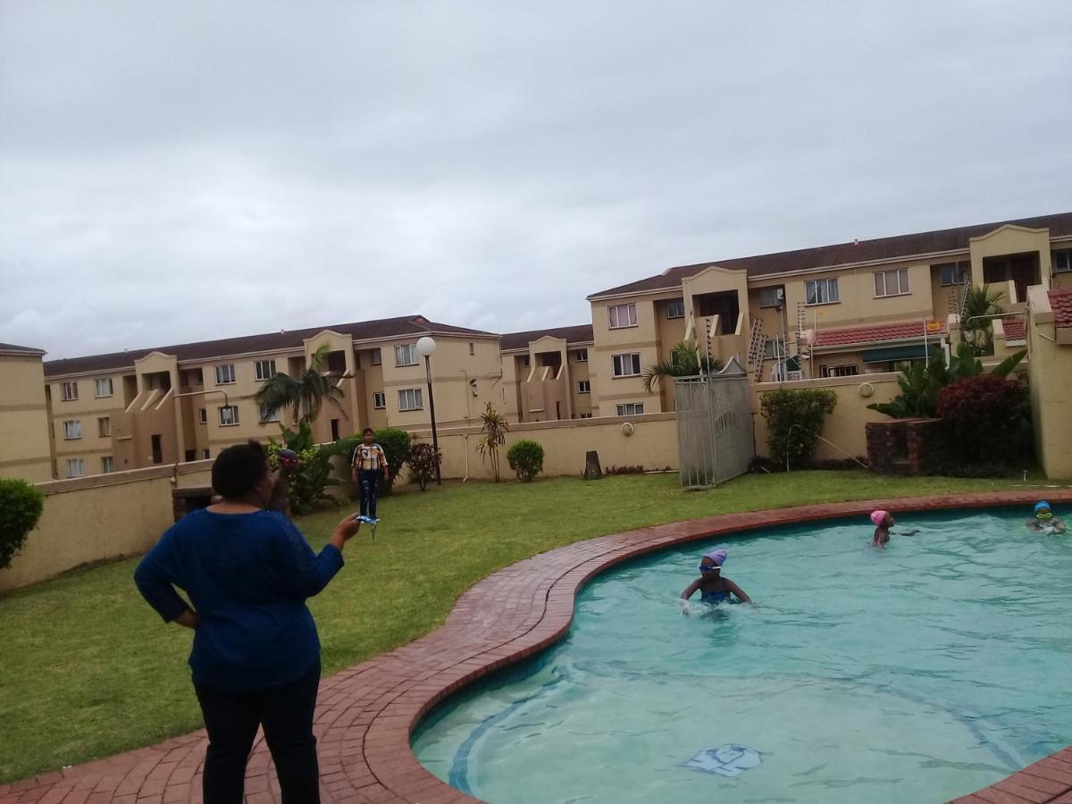 Summersands Durban North Beach Экстерьер фото